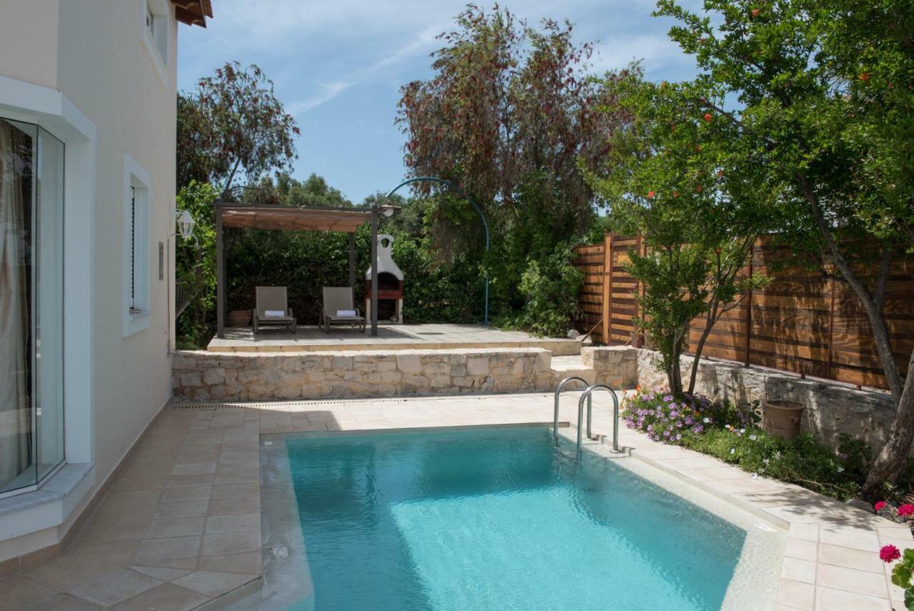 Pantanassa Villas Agia Marina  Exterior photo