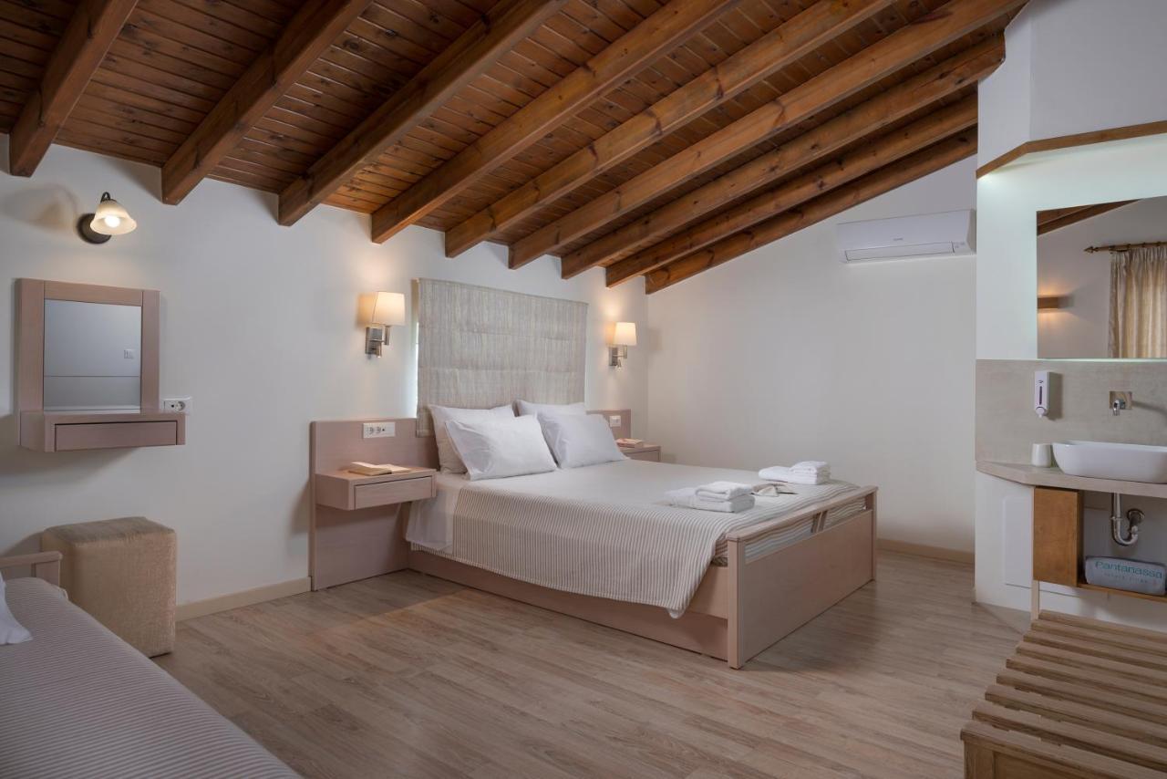 Pantanassa Villas Agia Marina  Exterior photo